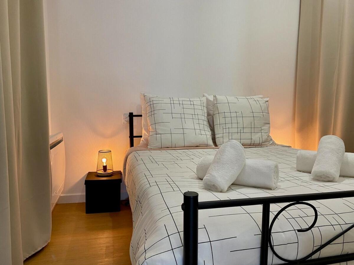 Les Logis D'Esmeralda-Des Appartements Au Charme Intemporel Роморантен Экстерьер фото