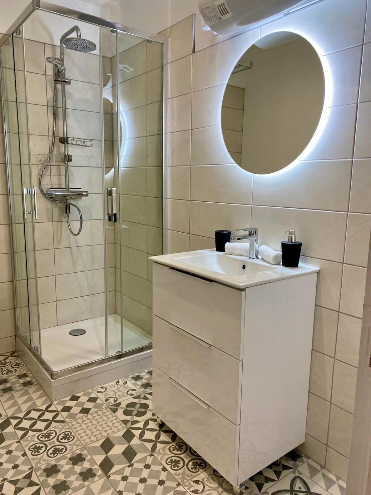 Les Logis D'Esmeralda-Des Appartements Au Charme Intemporel Роморантен Экстерьер фото