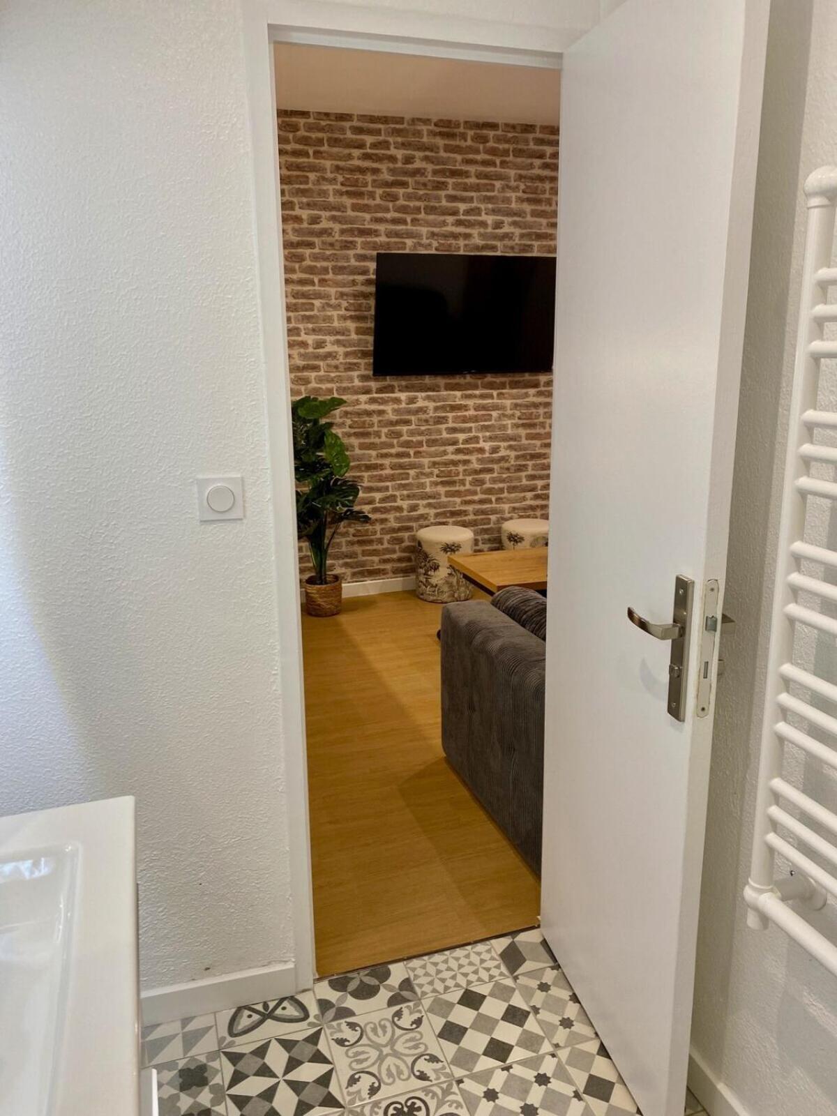Les Logis D'Esmeralda-Des Appartements Au Charme Intemporel Роморантен Экстерьер фото
