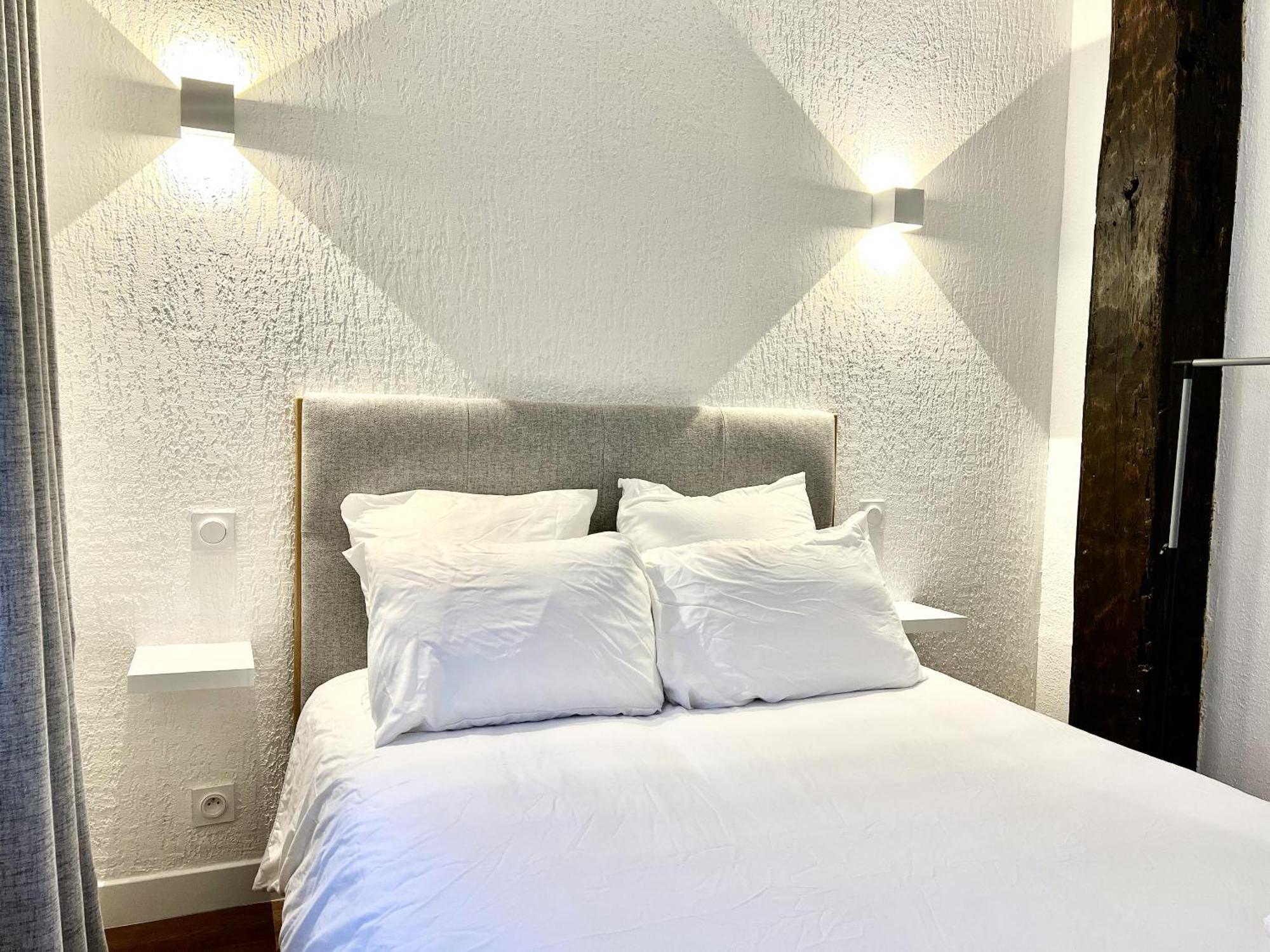 Les Logis D'Esmeralda-Des Appartements Au Charme Intemporel Роморантен Экстерьер фото